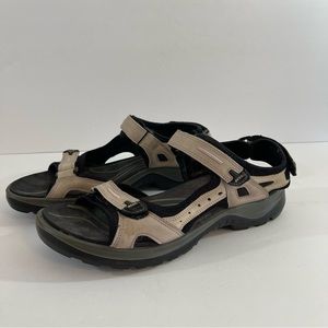 Ecco Yukaton Sandals Adjustable Straps Tan Black Mens Size 42 or US 8-8.5